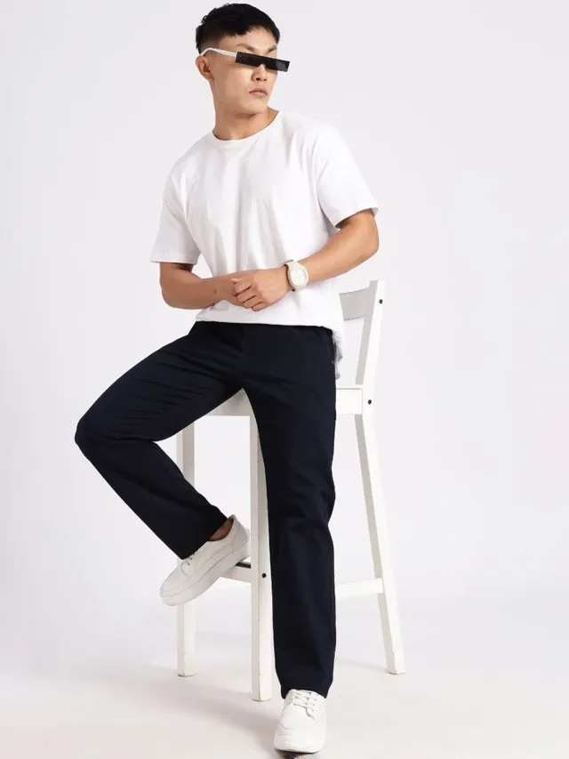 Black Relaxed Jeans — view 4