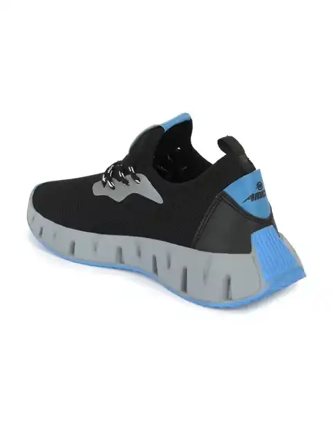 Black Sneakers — view 2