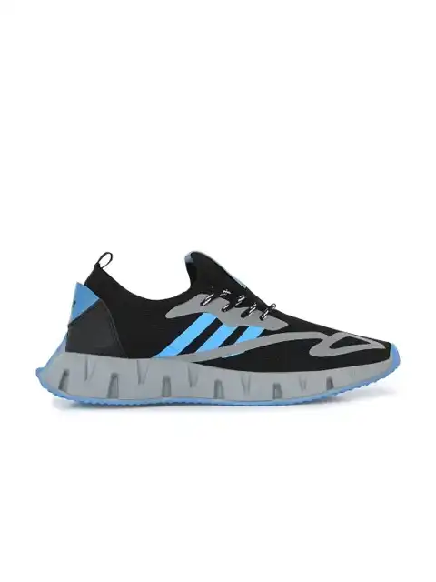 Black Sneakers — view 3