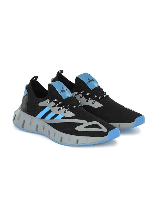 Black Sneakers — view 1