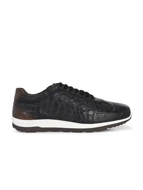 Black Sneakers — view 4