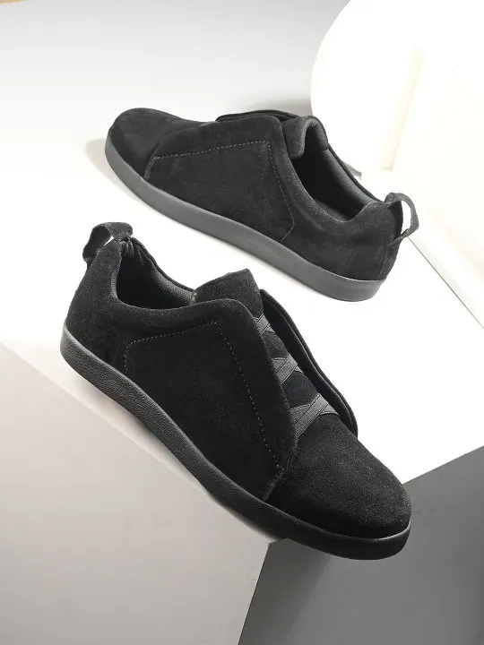 Black Sneakers — view 1